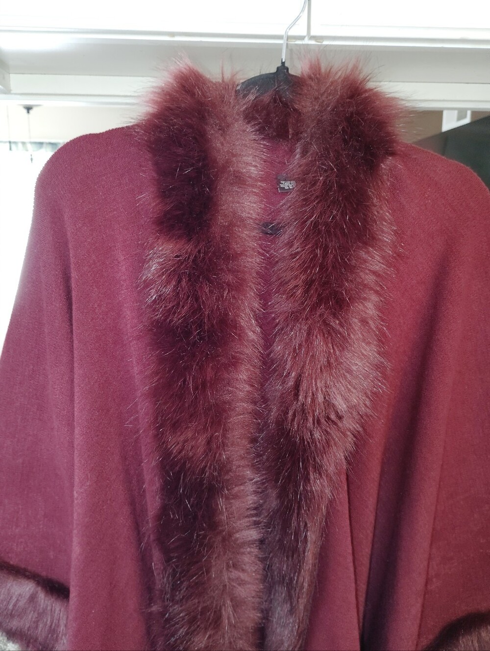 Faux Fur Trim Burgundy Cape - Picture 4 of 6